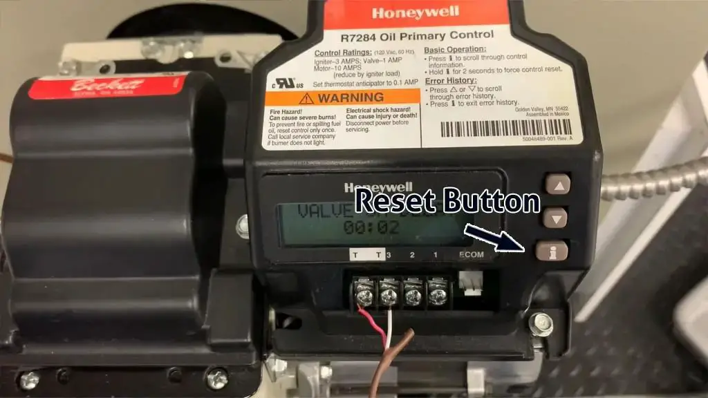reset button of honeywell R7284