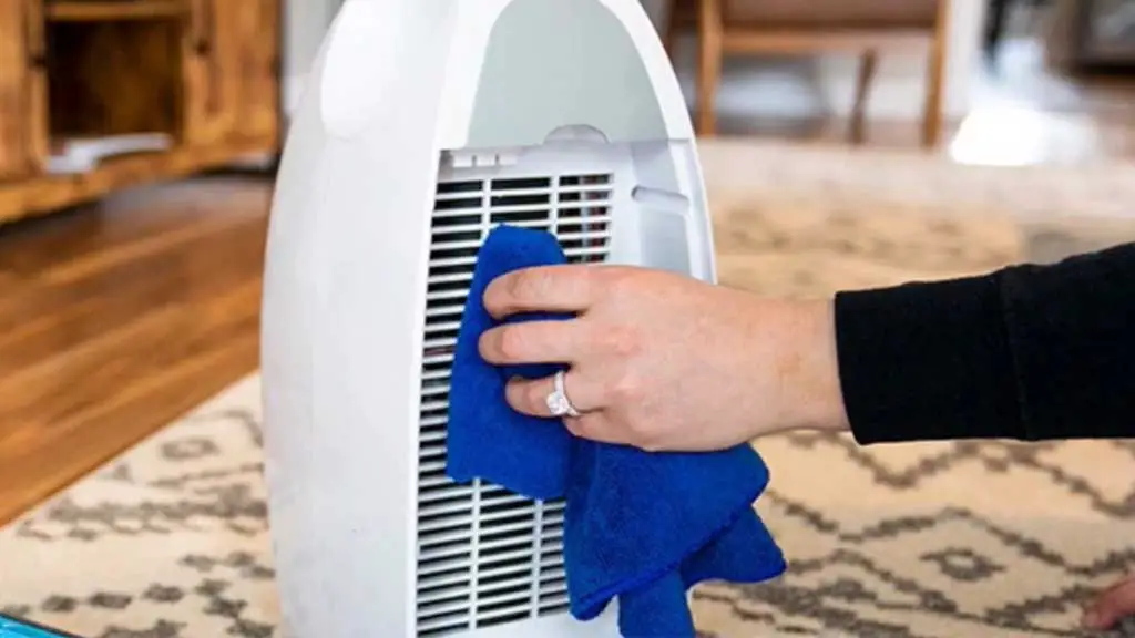 clean the fan of comfort zone heater